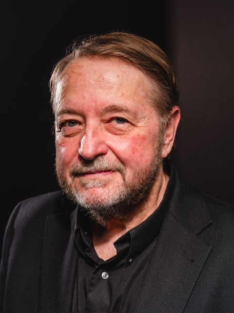 Luis Alberto Urrea