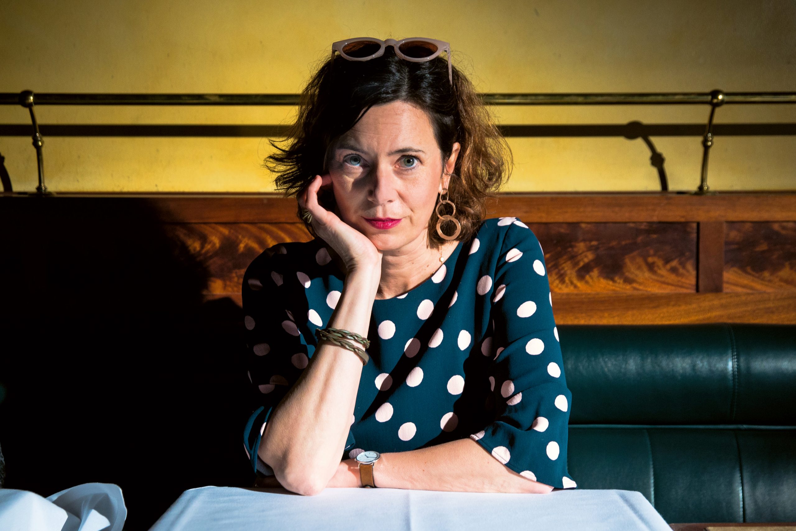 Eva Menasse im Restaurant Manzini in Berlin, 2021