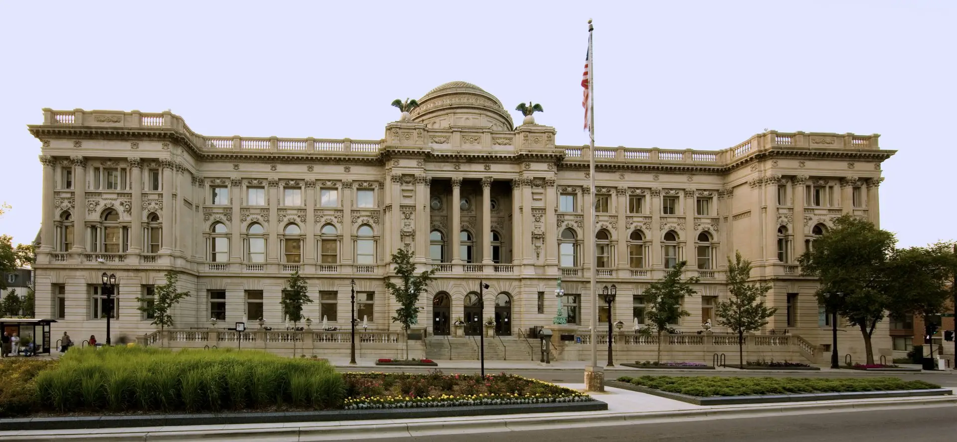 Milwaukee Public Library_photo-by-Murphy-b469ca82d26d179adf4912f0c004ea84